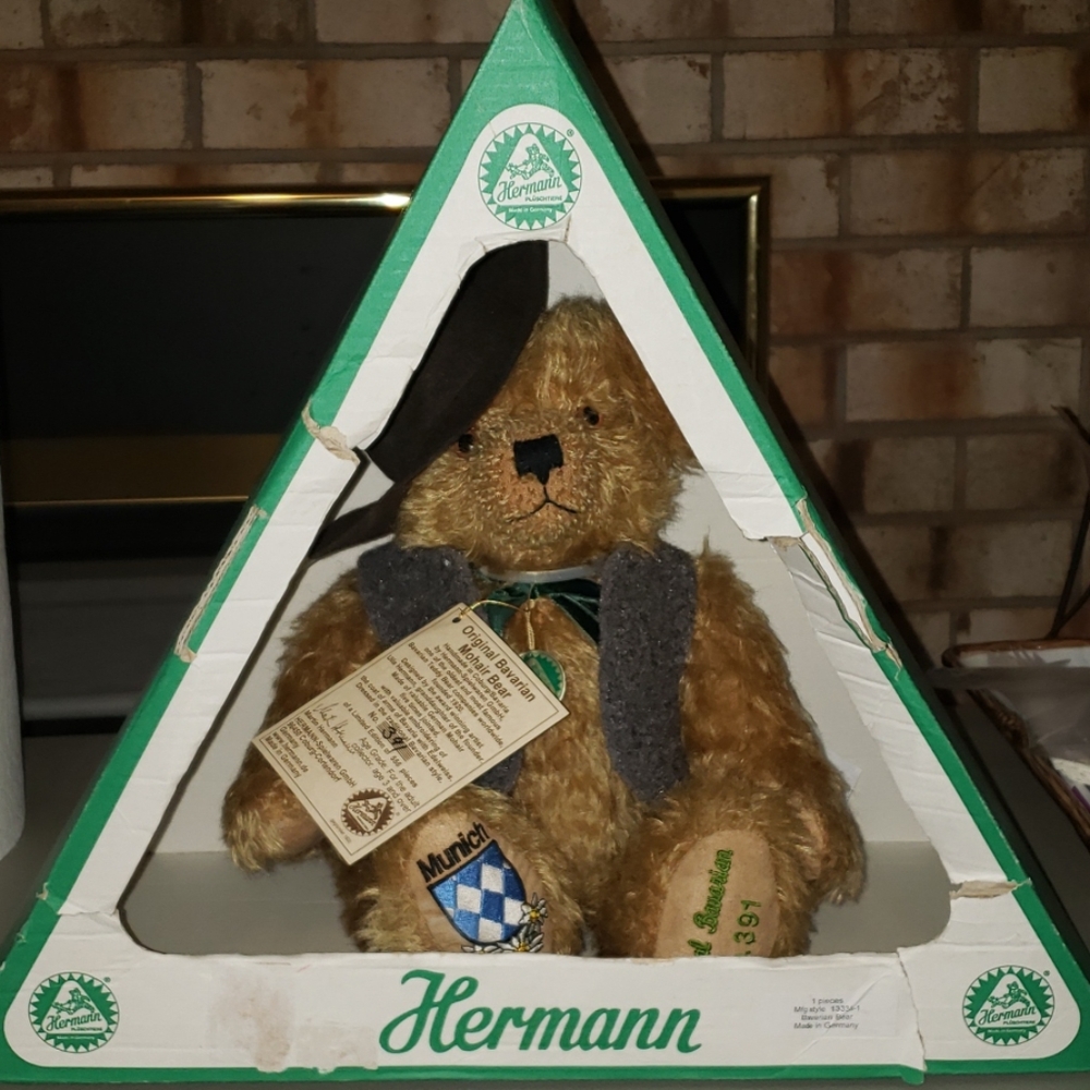 Hermann Bavarian Mohair Bear NIB